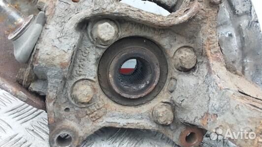 Ступица передняя левая volvo XC90 1 (YKR06K901)