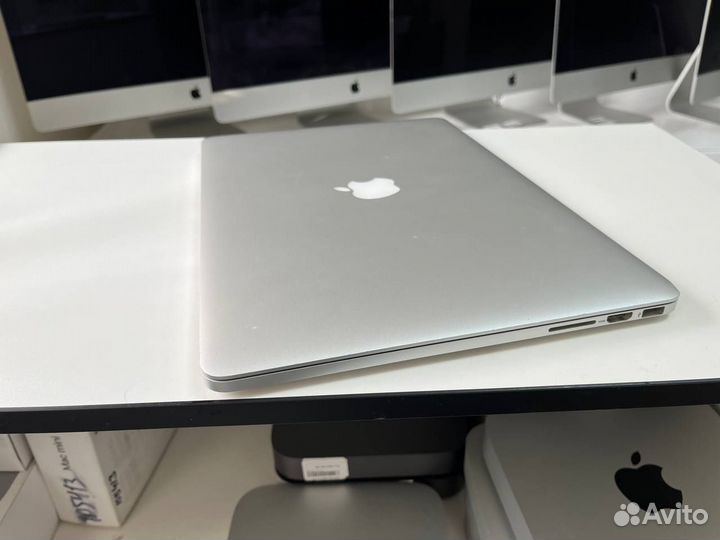 MacBook Pro 15 2015 i7 2.2 16 Ram 256 SSD (П-1014)