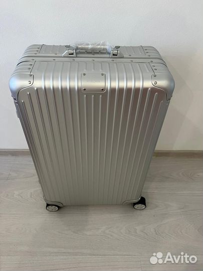 Чемодан rimowa