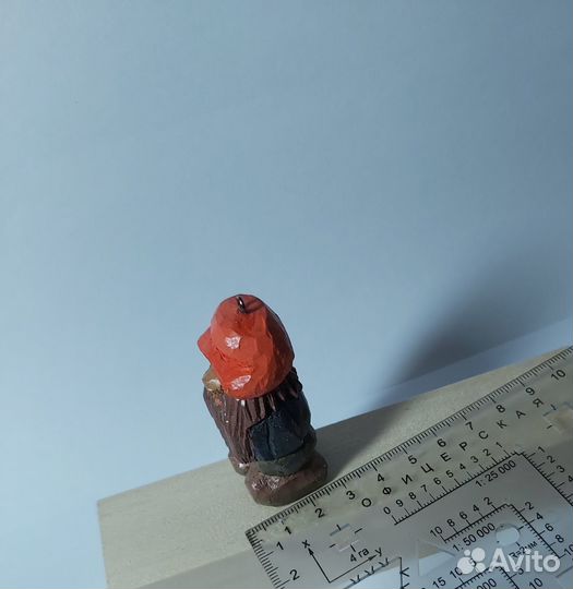 Статуэтка из дерева
