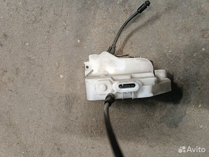 Замок двери передний правый Renault Megane 2