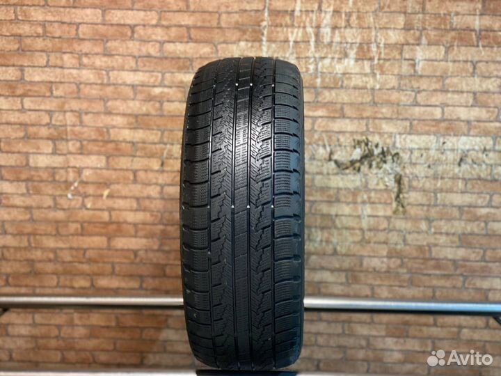 Roadstone Winguard Ice 215/55 R16
