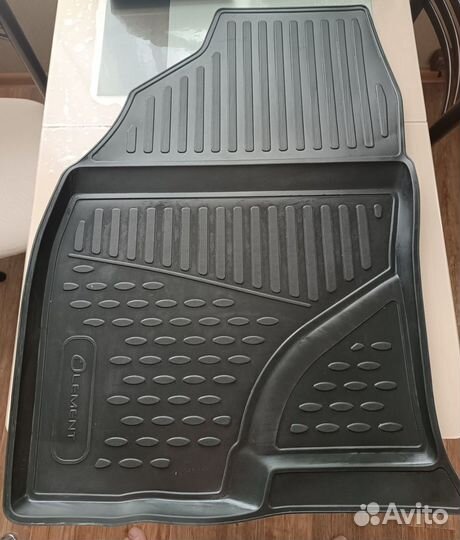 Продам коврики передние Тойота Приус Альфа