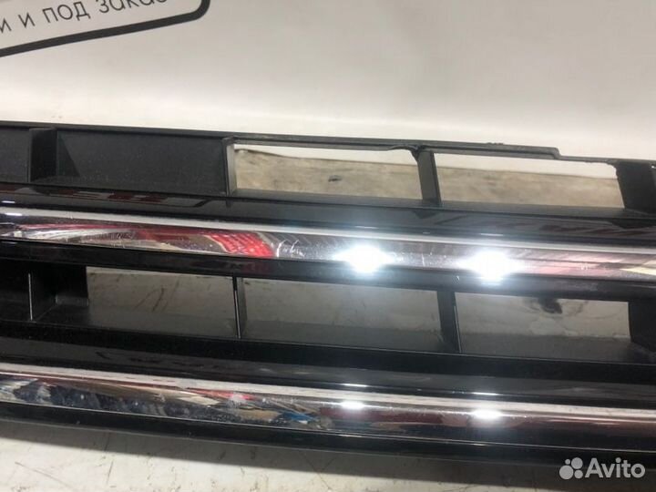 Решетка радиатора Volkswagen Touareg 2