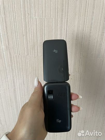 Сотовый телефон Fly Ezzy