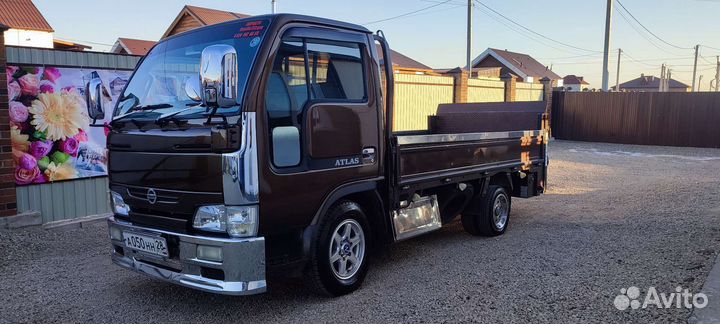 Ковер салона Ниссан Атлас