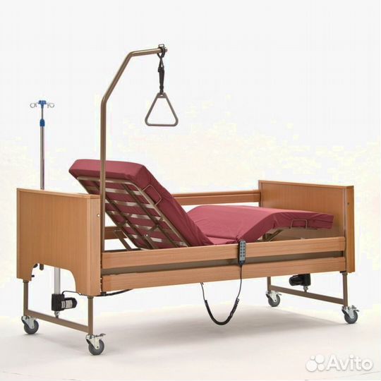 Медицинская кровать для инвалидов