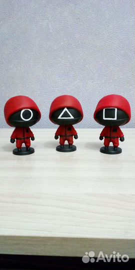 Фигурки из игры в кальмара