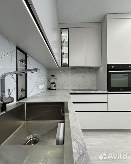 Кухня угловая легкая в уходе