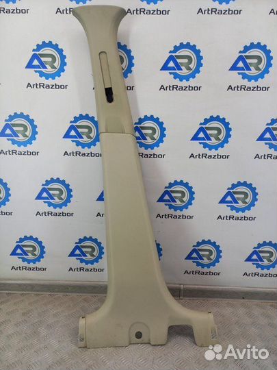 Обшивка стойки центральной левая Mitsubishi Colt 6