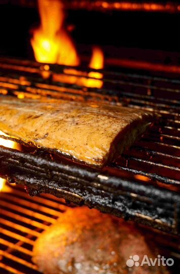 Рыба лосось горячего копчения