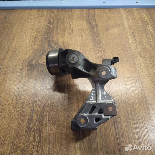 Кронштейн натяжного ролика Nissan Note хэтчбек