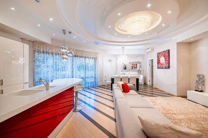 3-к. квартира, 140 м², 4/9 эт.