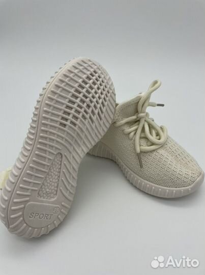 Детские кроссовки yeezy