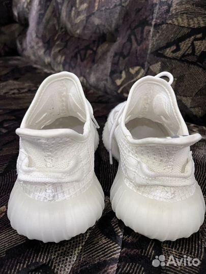 Кроссовки adidas Yeezy