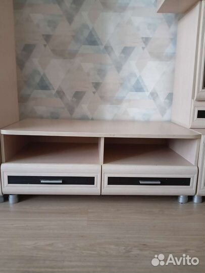 Тумба под телевизор