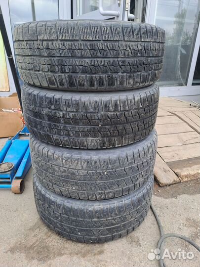 Goodyear Ice Navi Zea 215/55 R17