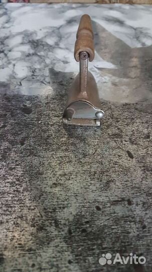 Утюг старинный