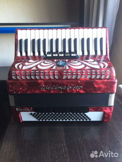 Аккордеон Вельтмейстер,четкий,из Германии