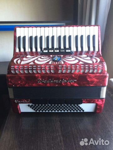 Аккордеон Вельтмейстер,четкий,из Германии