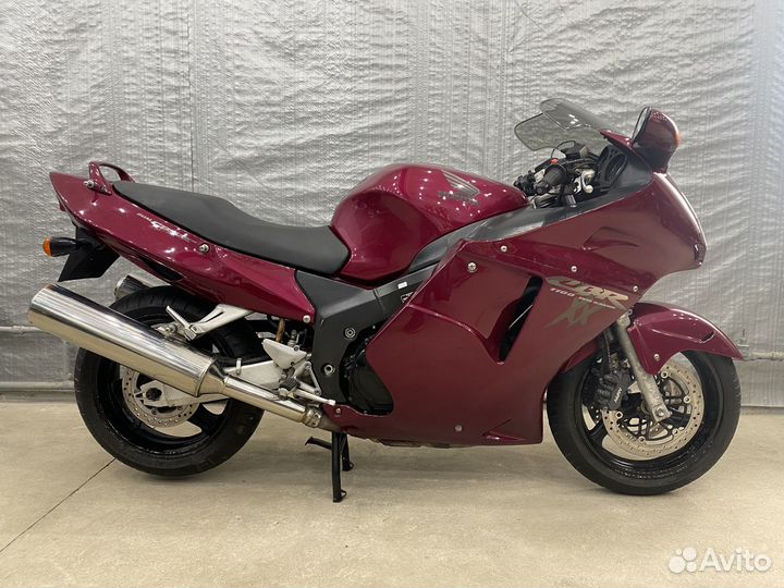 Honda CBR1100XX SuperBlackbird (1997)