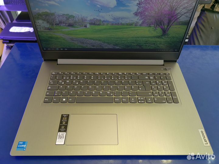Ноутбук Lenovo 17.3