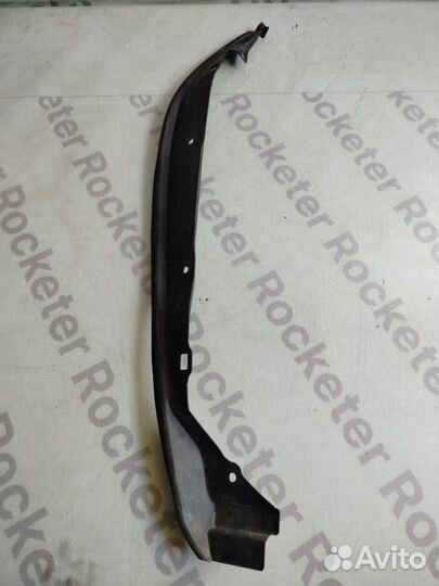 Пыльник двери левый Nissan Fuga 2006