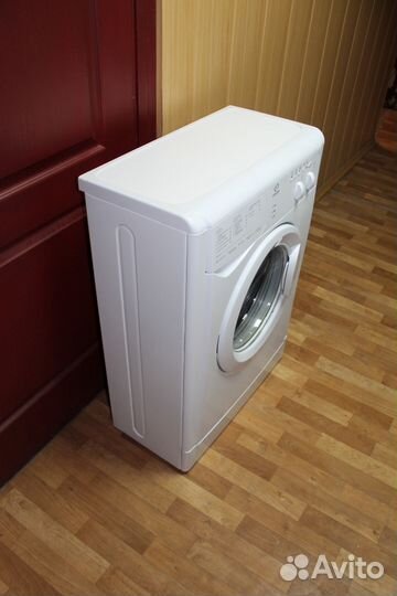 Стиральная машинка Indesit wiun 82