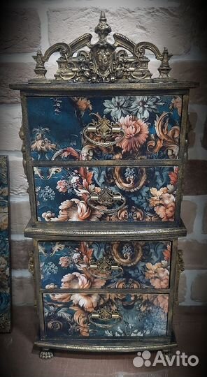 Комодик (декоративно интерьерный)