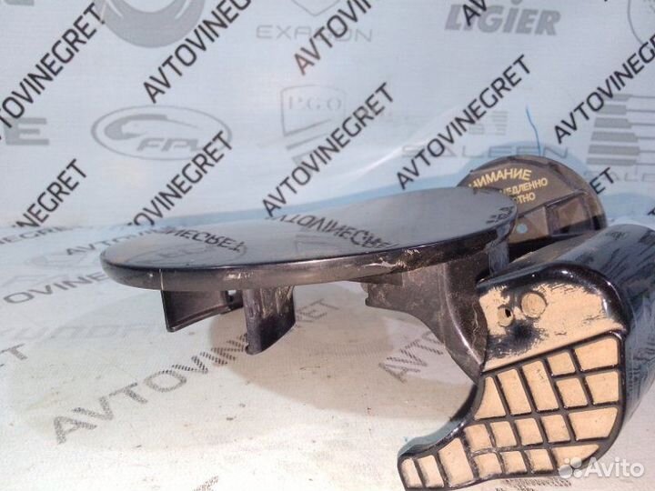 Лючок бензобака Kia Sportage 3 SL