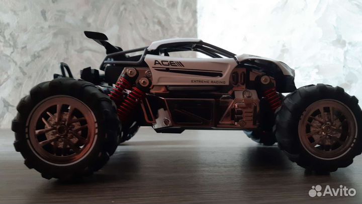 Радиоуправляемая гоночная модель