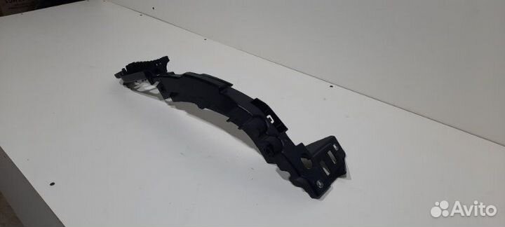 Крепление бампера(кронштейн) переднее правое
