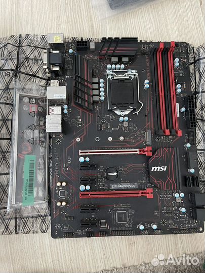 Матринская плата MSI z270 Gaming Plus