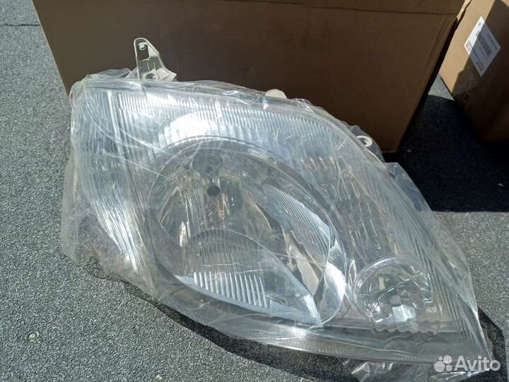 Фары toyota fielder