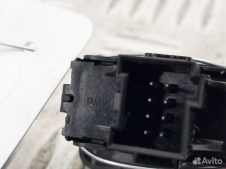 Кнопка парктроника Opel Zafira Family рест. 2014