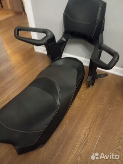 Двойное сидение со спинкой