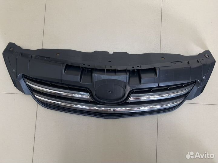Решетка радиатора Toyota Corolla E150