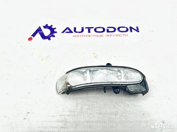 Повторитель поворота правый Mercedes E W211