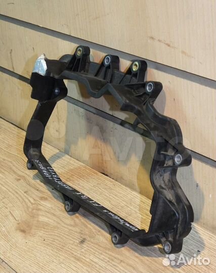 Накладка на головку блока правая Infiniti FX S51