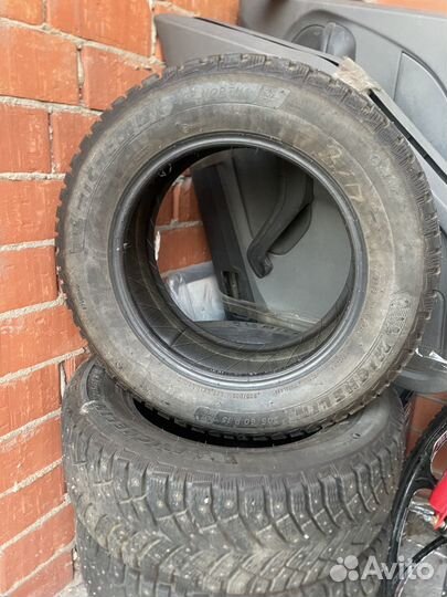 Michelin X-Ice North 4 205/60 R15