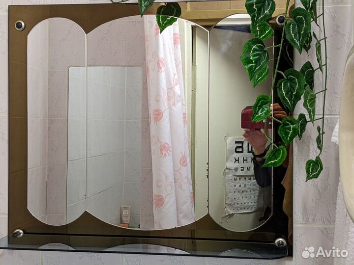 Зеркало с полкой, карниз металлический