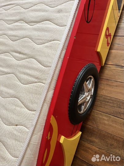 Кровать детская машинка