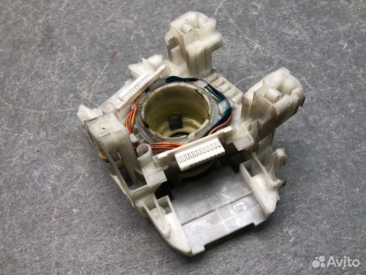 Кронштейн переключателей Mitsubishi Lancer Cedia