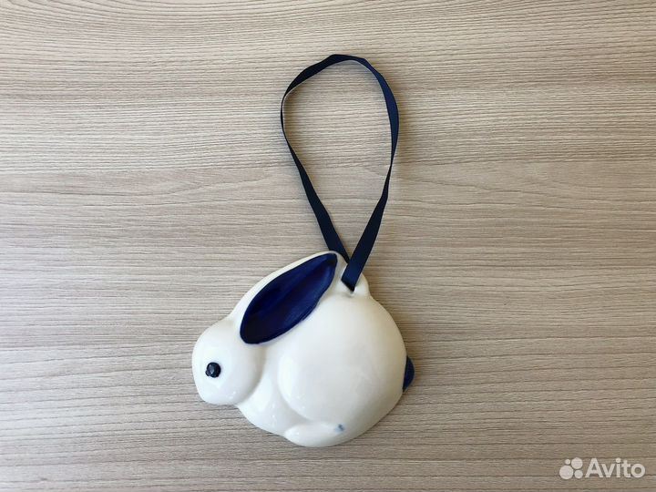 Пасхальный зайчик фароровый.Италия