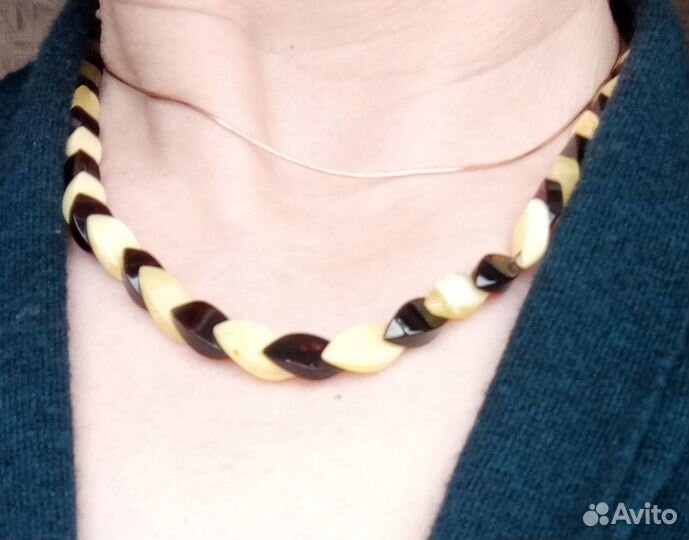 Янтарные бусы