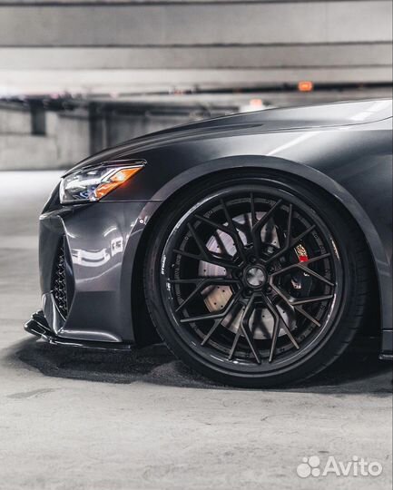 Кованые диски R22 5x112 на Audi RS6 RS7