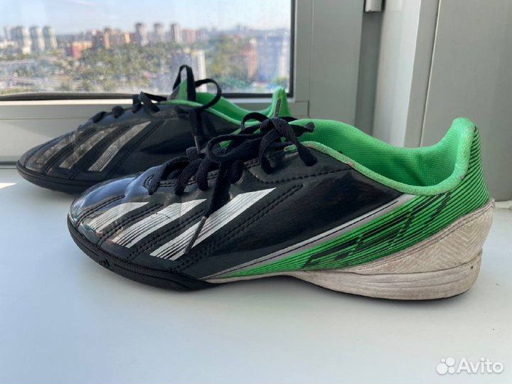 Футбольные шиповки адидас 36 размер
