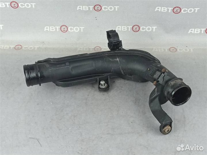 Воздушный трубопровод Skoda Combi Scout