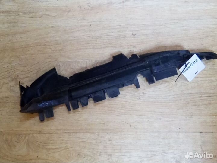 Воздухозаборник Audi A8 D2 R 4D0121284B