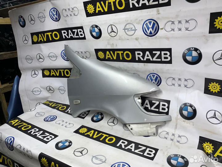 Крыло переднее правое на Мерседес w638